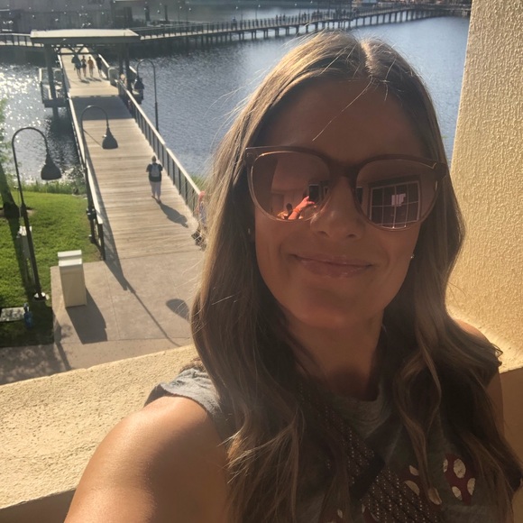 Meet your Posher, Ashley - Picture 1 of 1